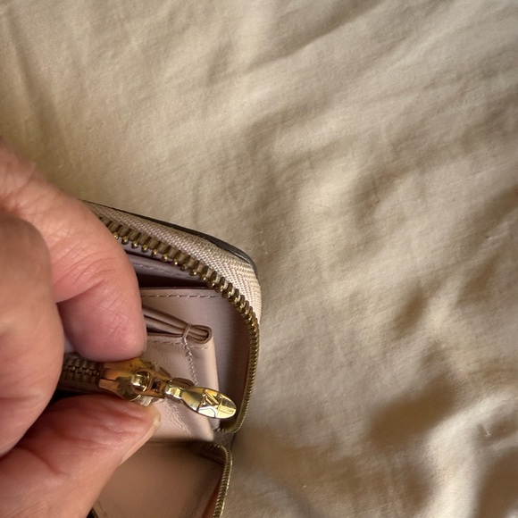 Louis Vuitton Cream Monogram Zip Wallet - Picture 3 of 13